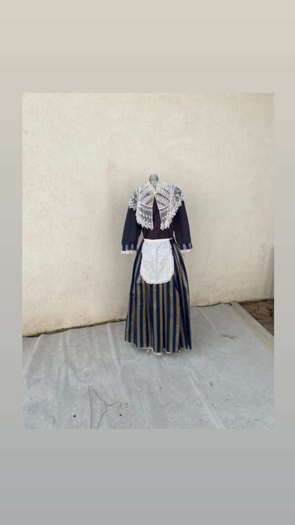 Nos costumes, robes de noblesse et servante